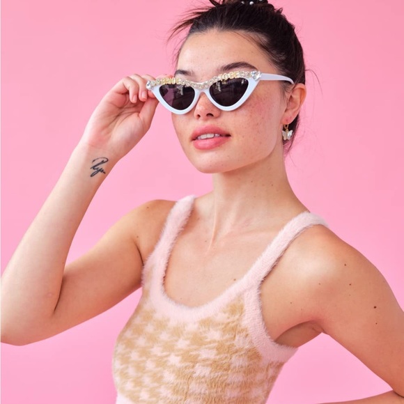xo, Fetti Bachelorette Party Bride to Be Sunglasses White Cat Eye Bedazzled - Picture 3 of 7